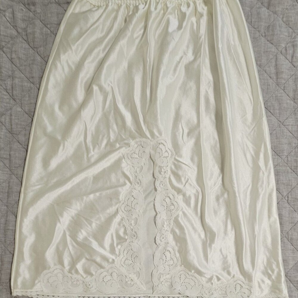 VTG half slip Lilian Souple France white lace accents S